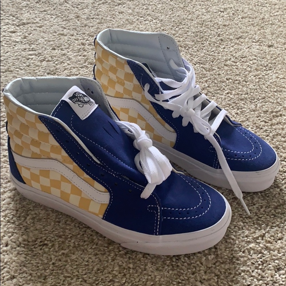 Vans tennis shoes